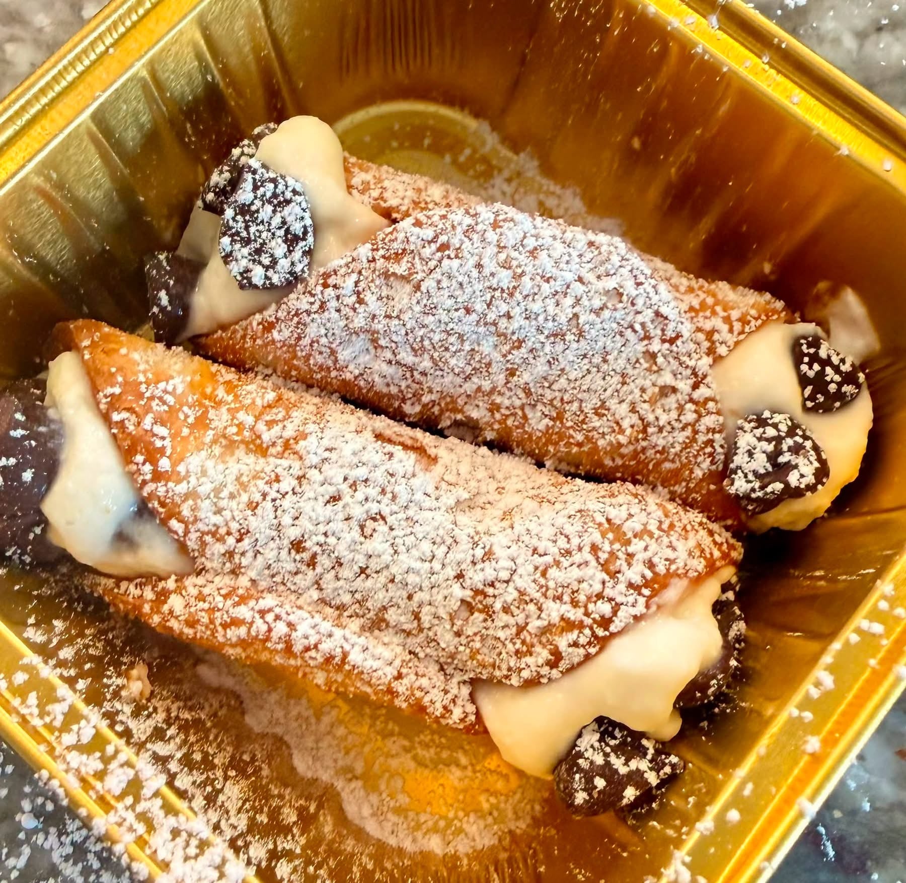 2pk Cannolis